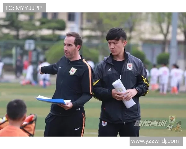 达尼洛的足球旅程从巴西青训到欧洲顶级联赛的辉煌历程